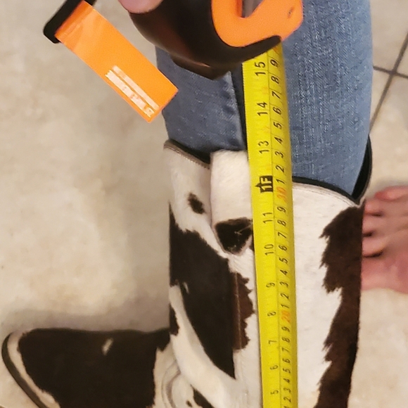 Cow Town 1987 Cow hide Hair On Boots 1.5 inch heel.  12" shaft height. - Picture 9 of 9